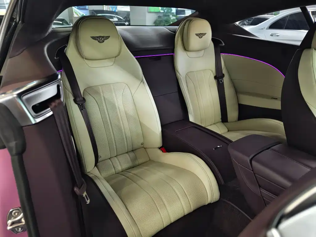 Bentley Continental 2022 — фото 13