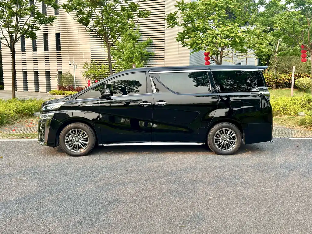 Toyota Vellfire 2022 — фото 4