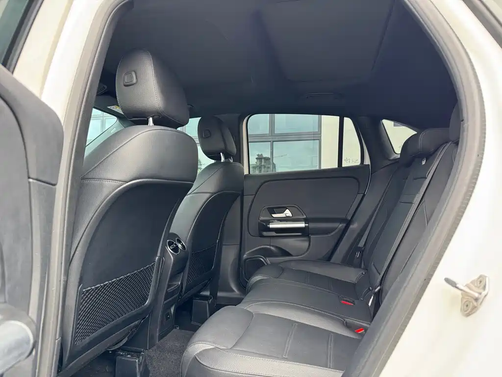 Mercedes-Benz GLA 2023 — фото 11