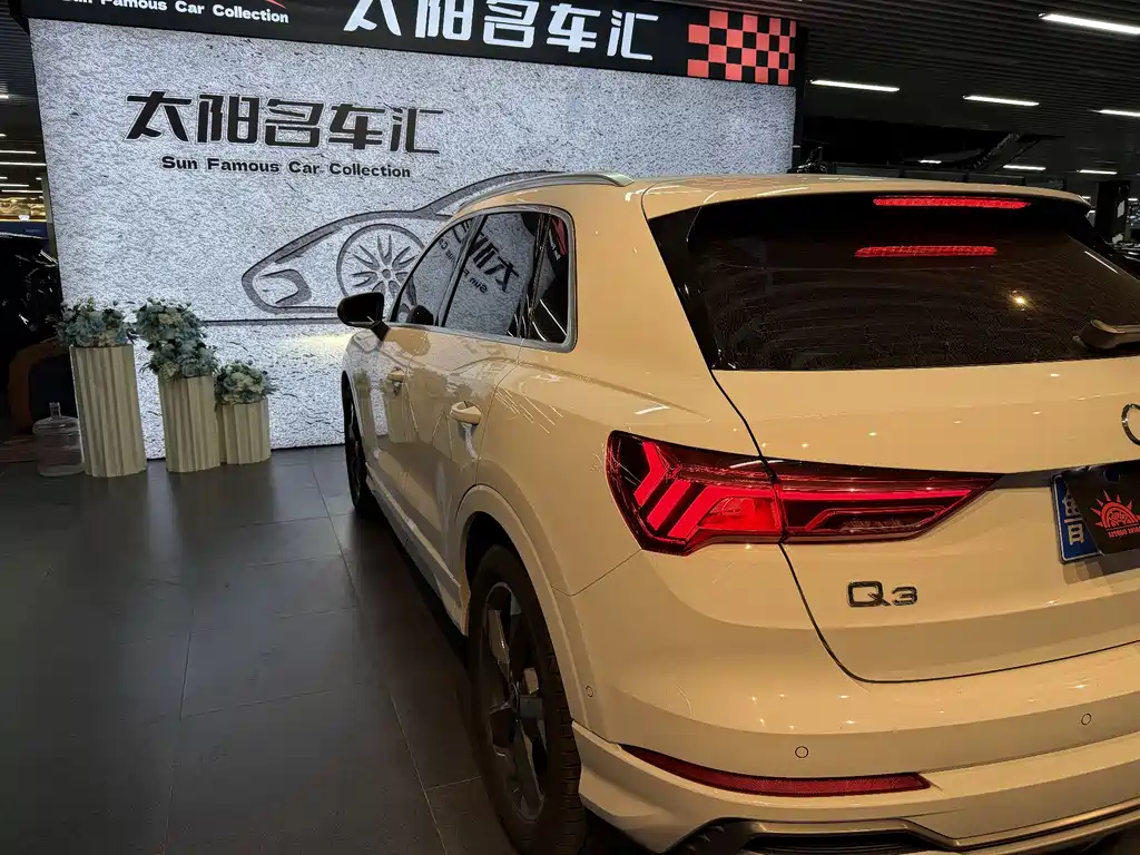 Audi Q3 2023 — фото 16