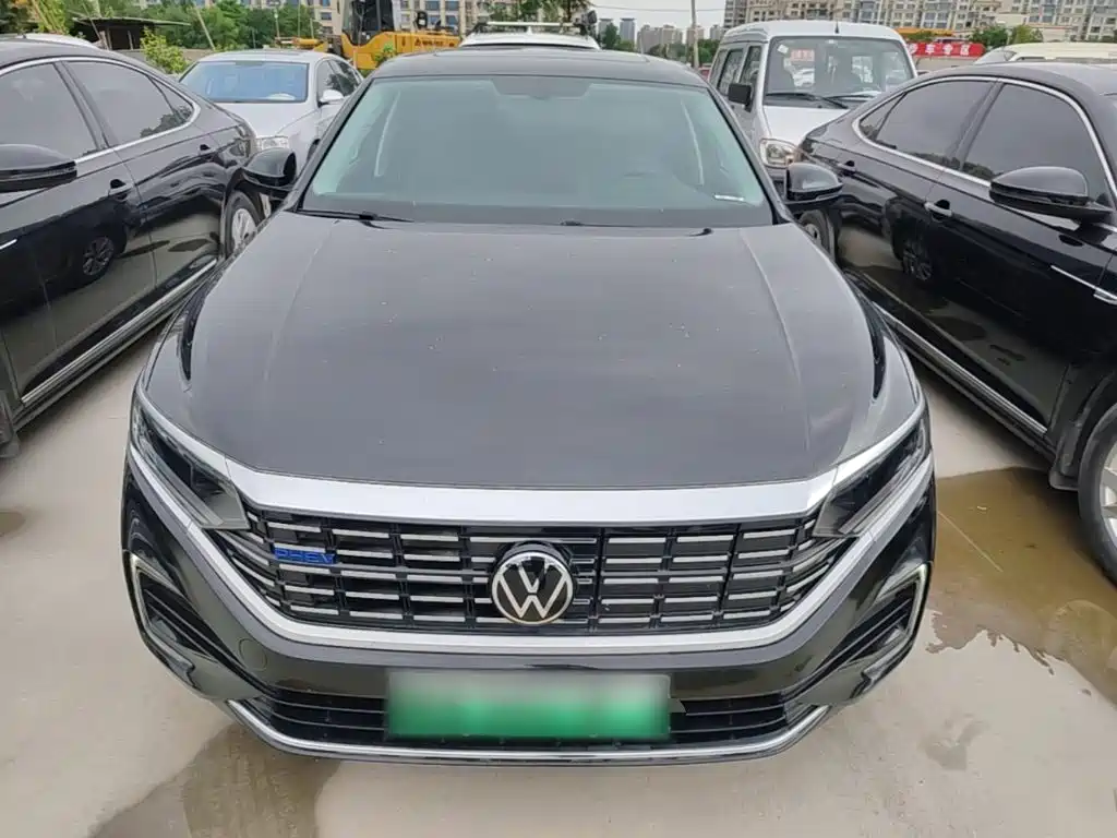 Volkswagen Passat Plug-In Hybrid 2022 — фото 3