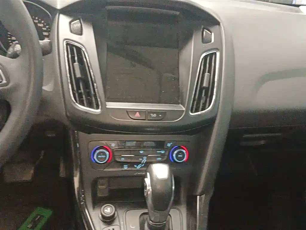 Ford Focus 2015 — фото 13