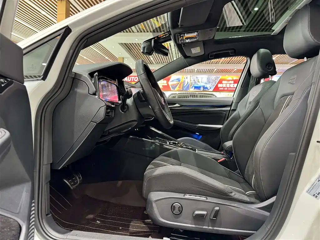 Volkswagen Golf 2023