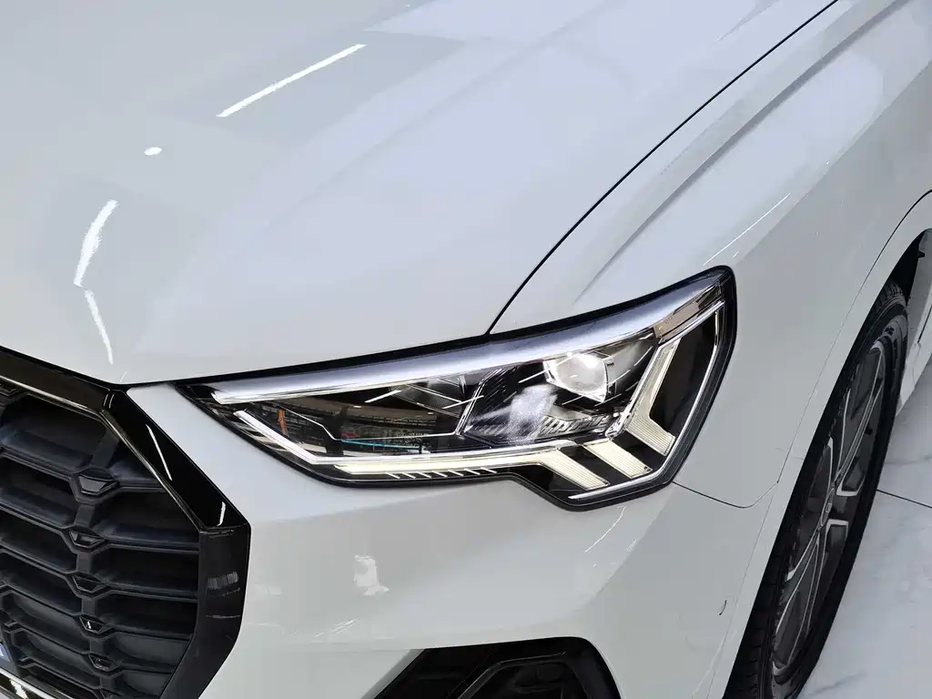 Audi Q3 2023 — фото 18