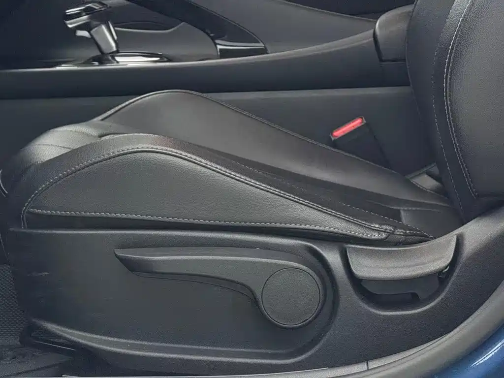 Hyundai Elantra 2023 — фото 14
