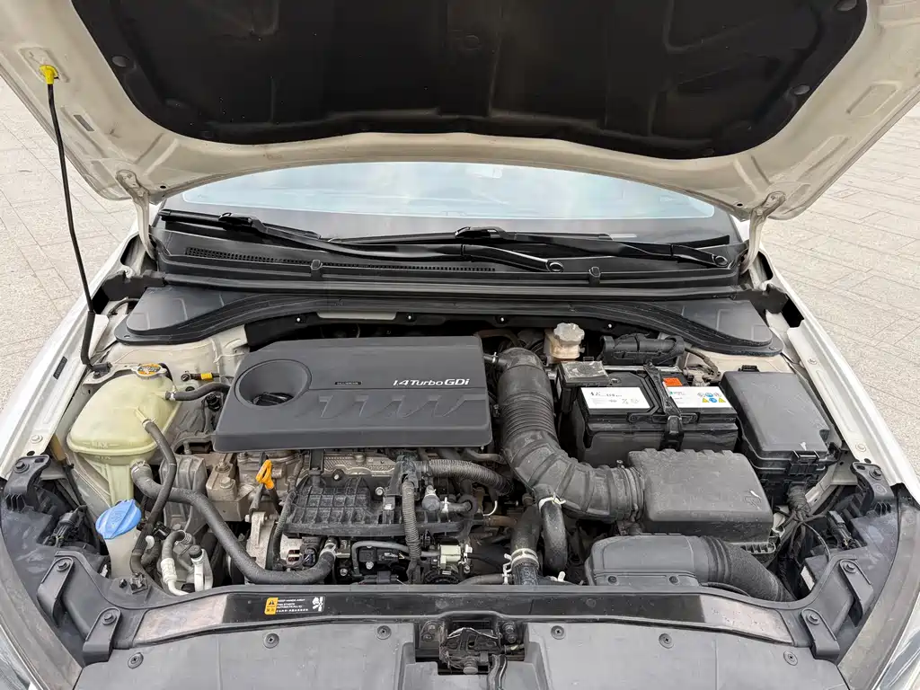 Hyundai Elantra 2019 — фото 14