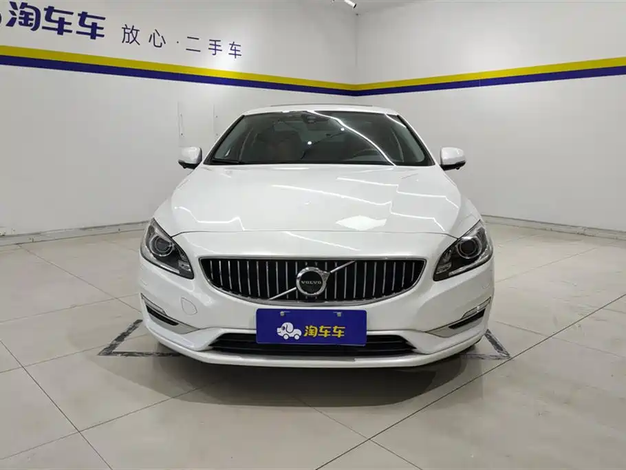 Volvo S60 2018 — фото 2
