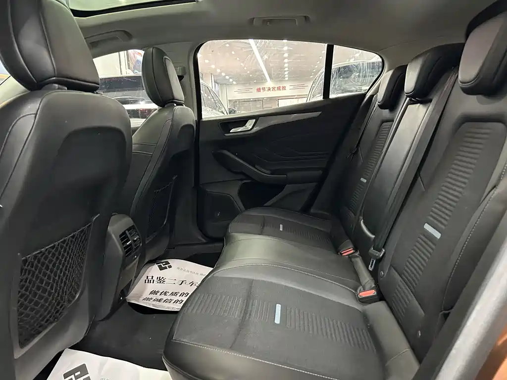 Ford Focus Active 2020 — фото 8