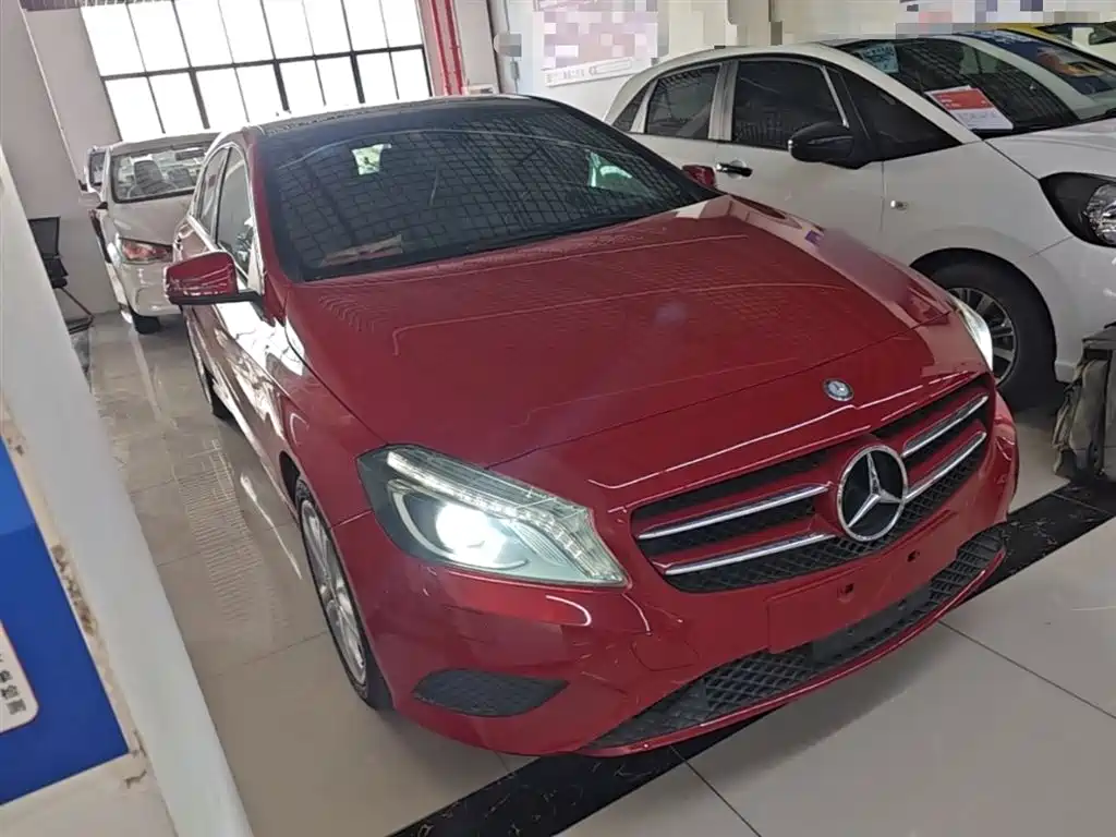 Mercedes-Benz A-Class 2015 — фото 4