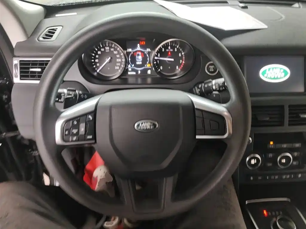 Land Rover Discovery Sport 2018 — фото 11