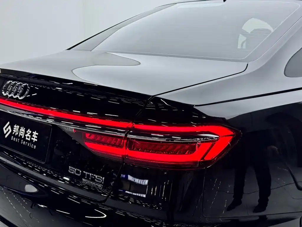Audi A8 2021 — фото 22