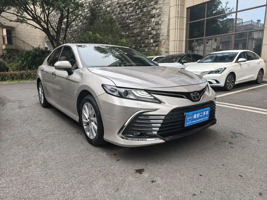 Toyota Camry 2022 — фото 3