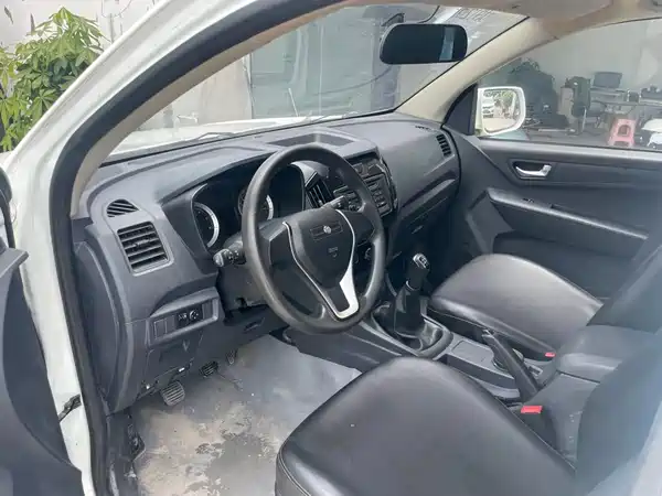 Isuzu RE-MAX Ruimai 2016