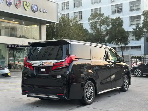 Toyota Alphard 2021