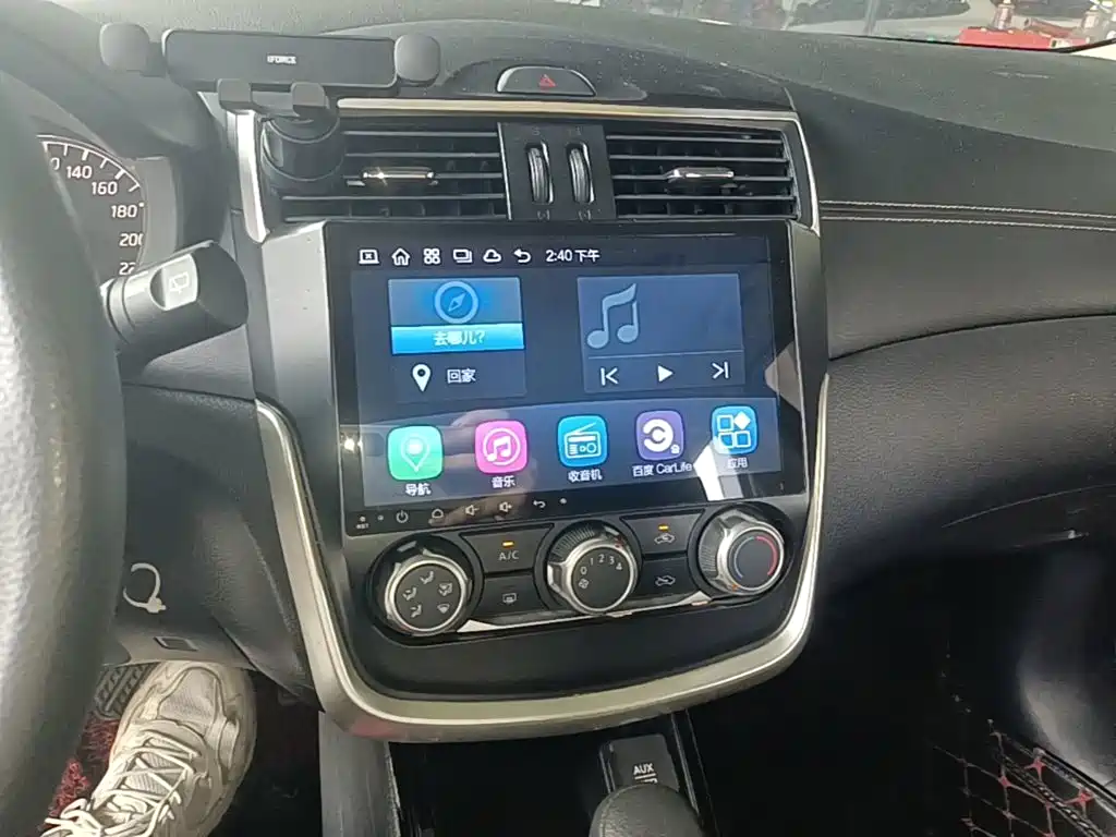 Nissan Tiida 2017 — фото 13
