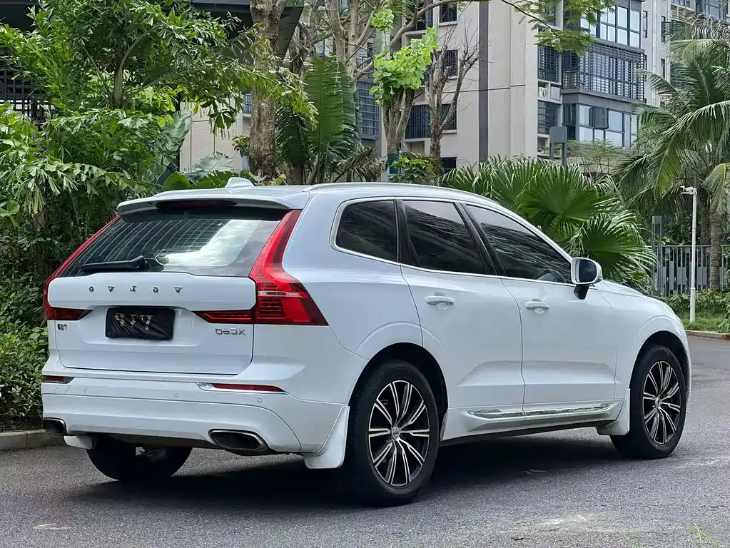 Volvo XC60 2018 — фото 9