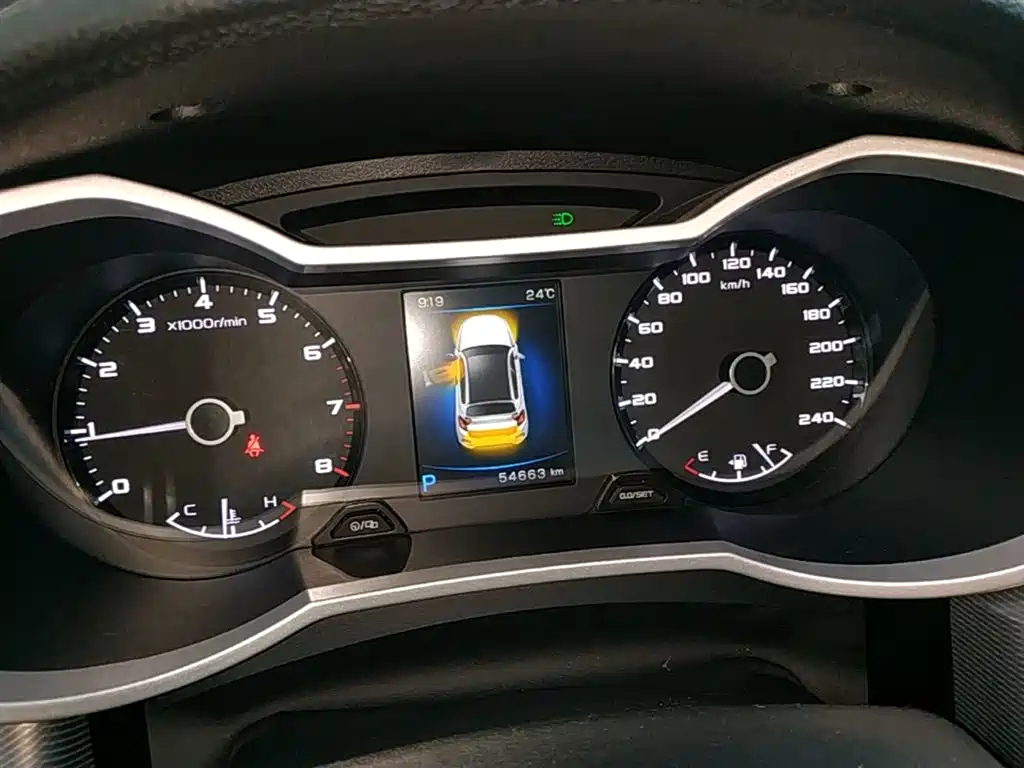 Geely Emgrand GS 2018 — фото 12