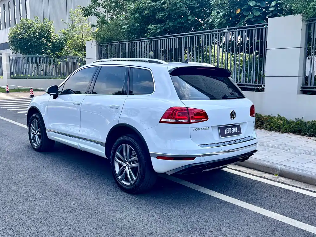 Volkswagen Touareg 2017 — фото 6