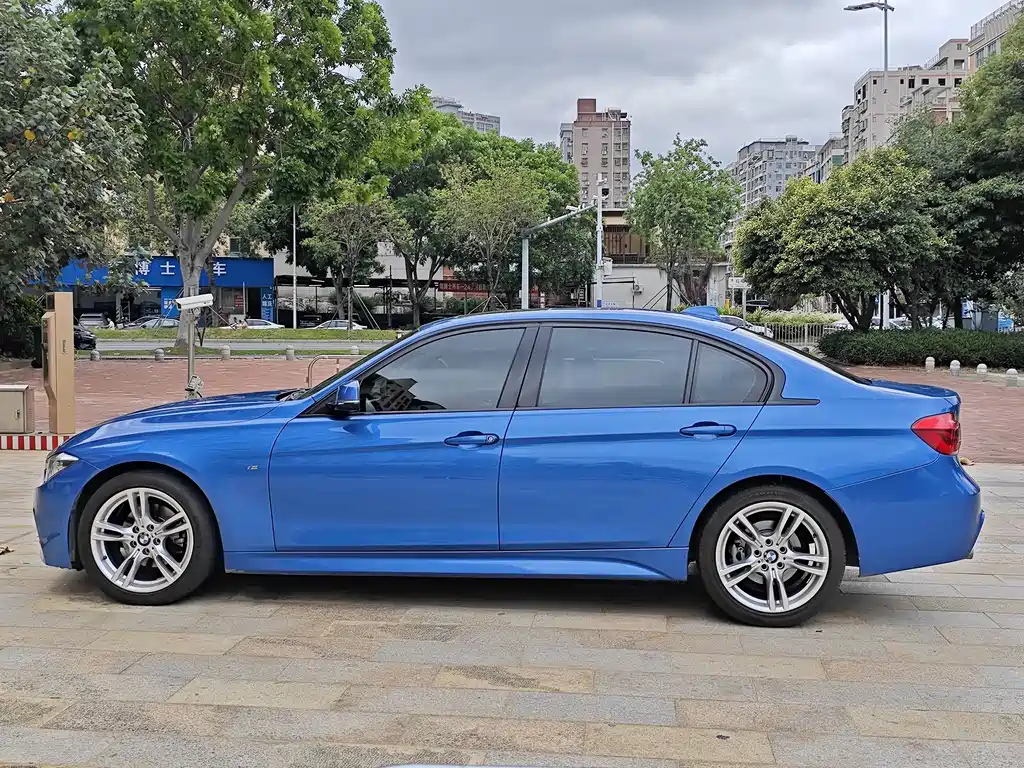 BMW 3 Series 2019 — фото 7
