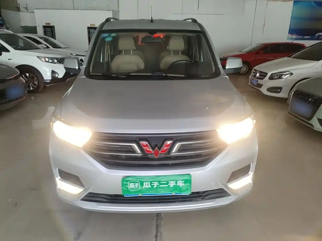 Wuling Hongguang 2019