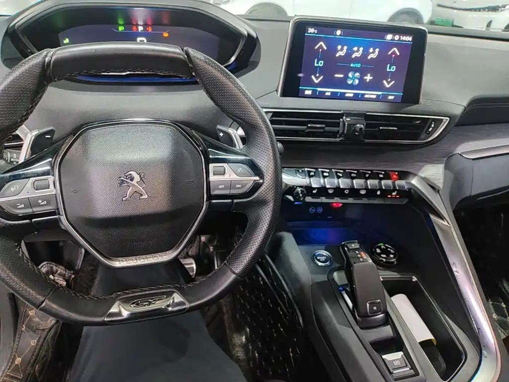 Peugeot 5008 2017 — фото 10