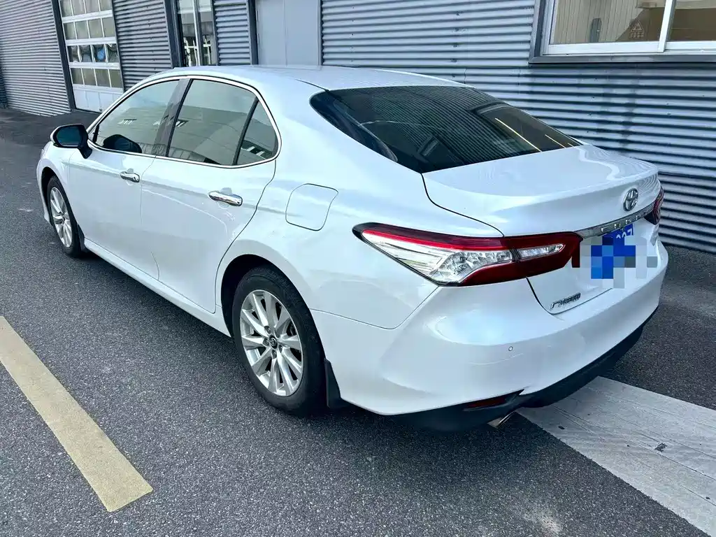 Toyota Camry 2020 — фото 6