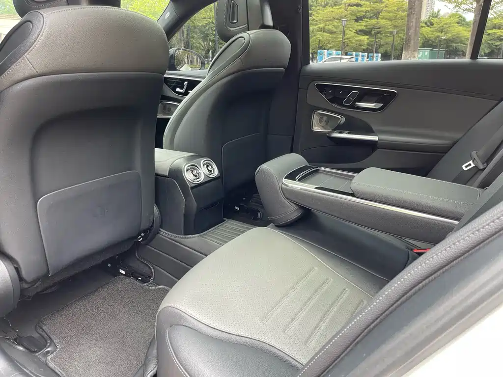 Mercedes-Benz C-Class 2023 — фото 15