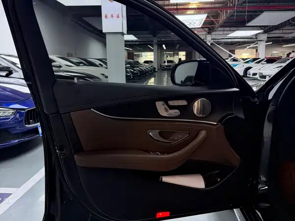 Mercedes-Benz E-Class 2023