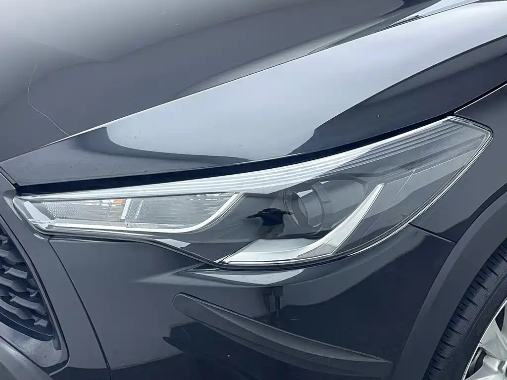 Toyota Corolla Cross 2023 — фото 11