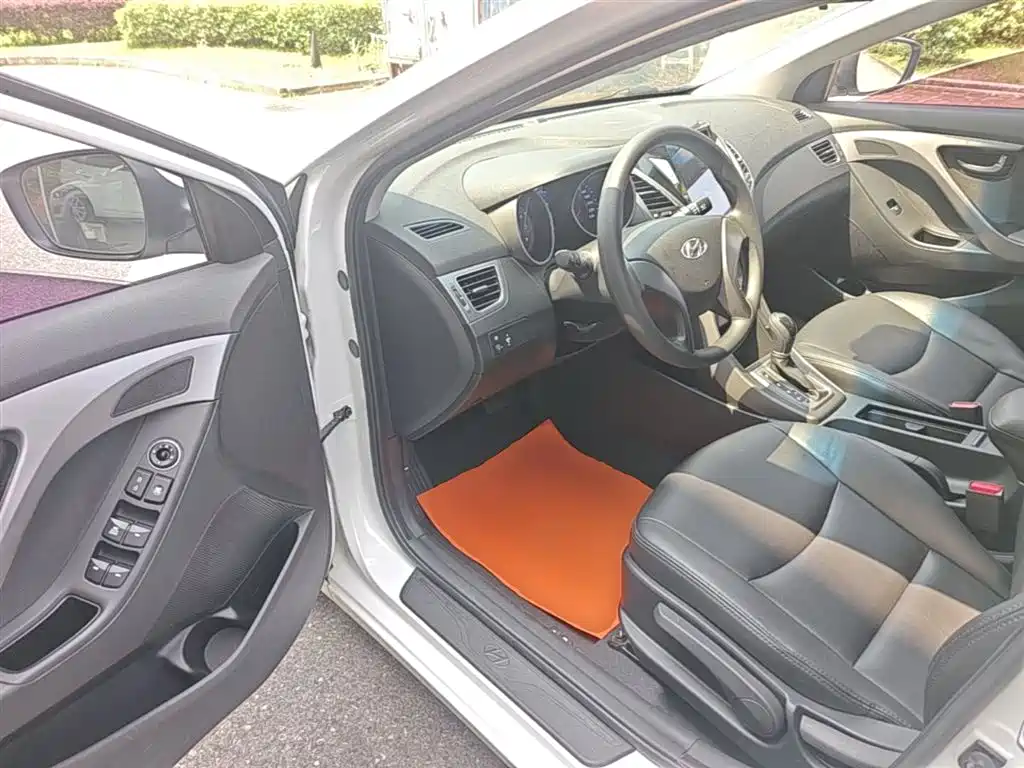 Hyundai Elantra Langdong 2016 — фото 16