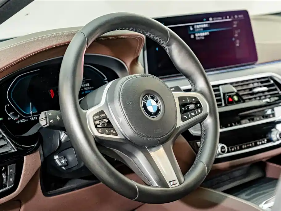 BMW 5 Series New Energy 2021 — фото 10
