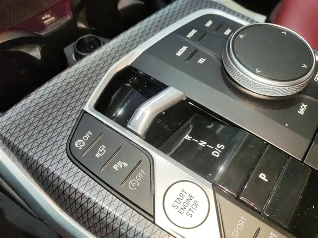 BMW 3 Series 2023 — фото 14