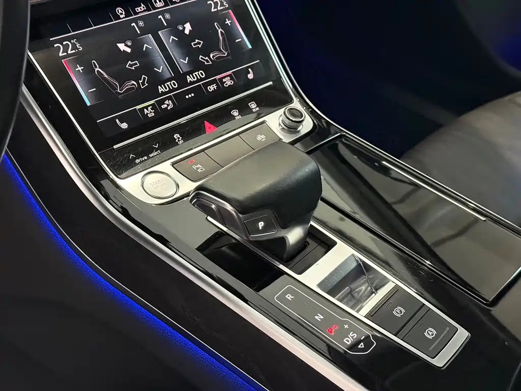 Audi A8 2019 — фото 9