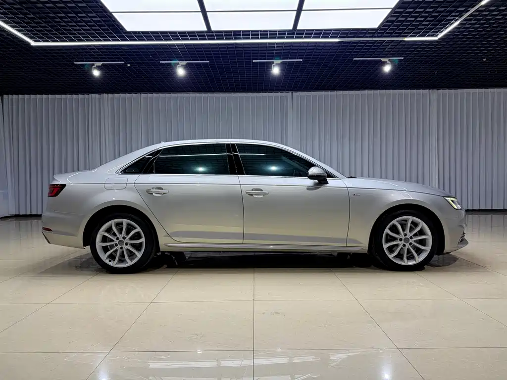 Audi A4L 2018