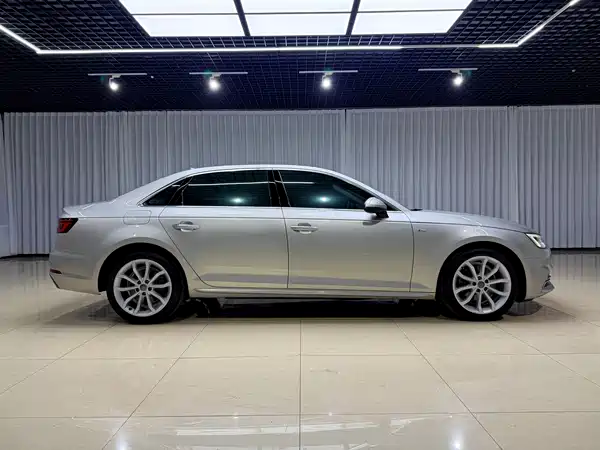 Audi A4L 2018
