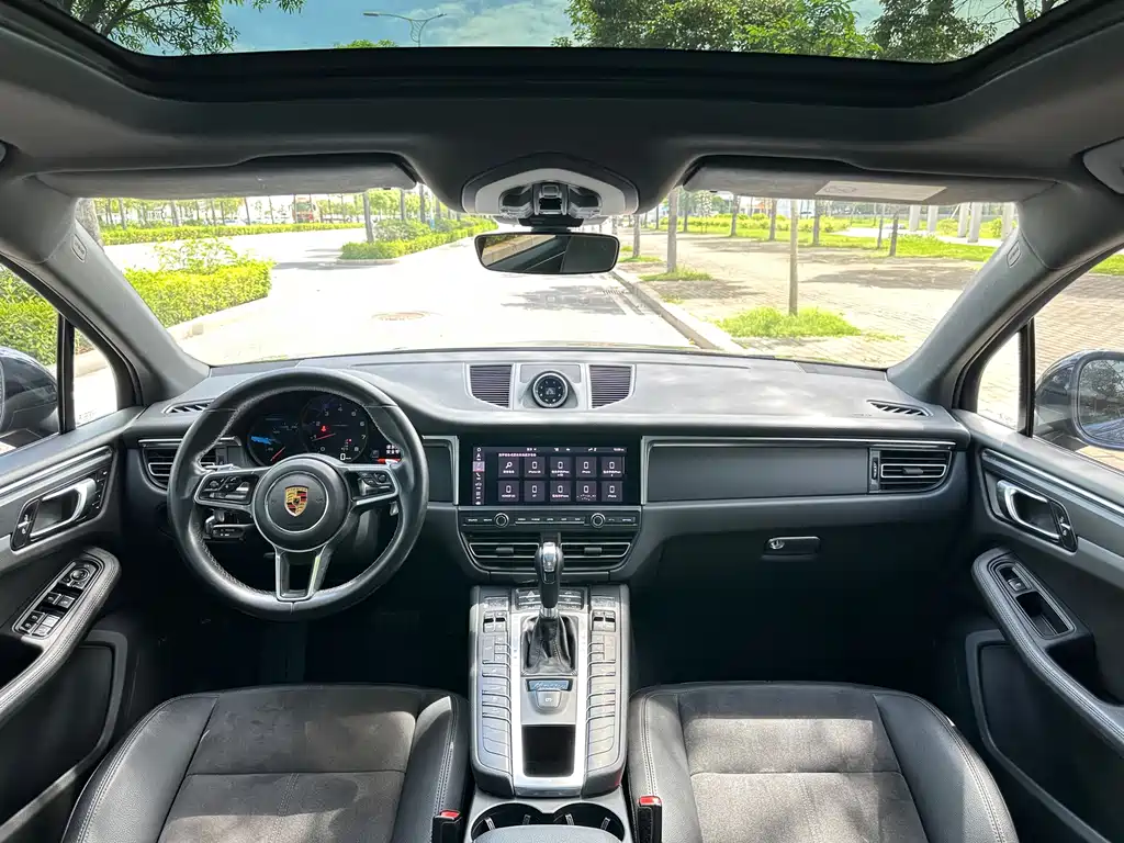 Porsche Macan 2022 — фото 17