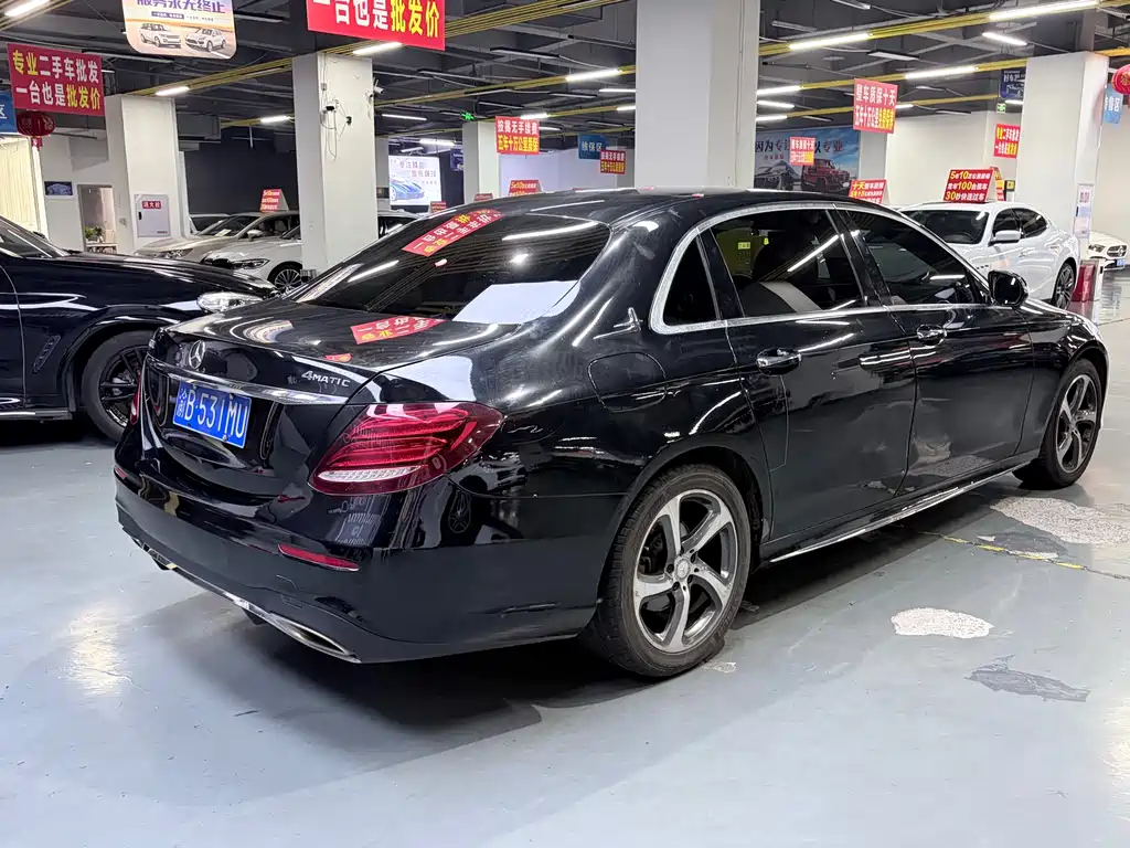 Mercedes-Benz E-Class 2017 — фото 17