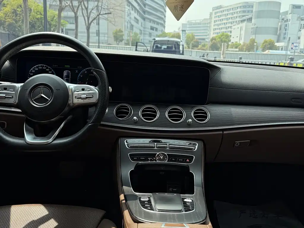 Mercedes-Benz E-Class 2019 — фото 9