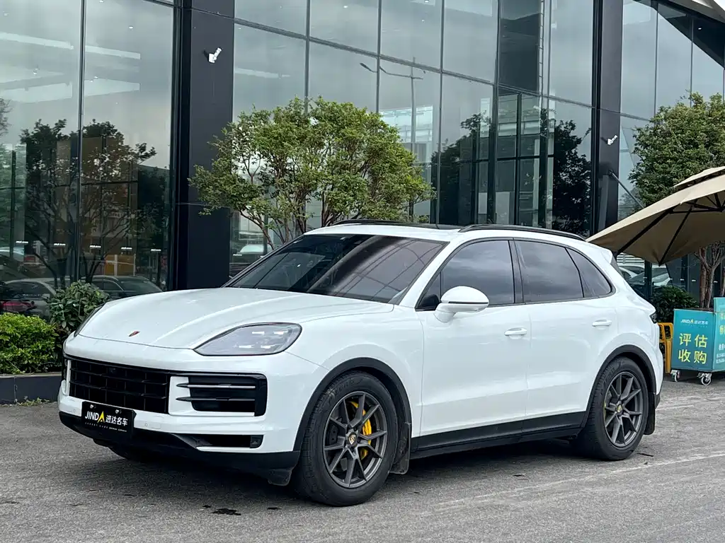 Porsche Cayenne 2024 — фото 1
