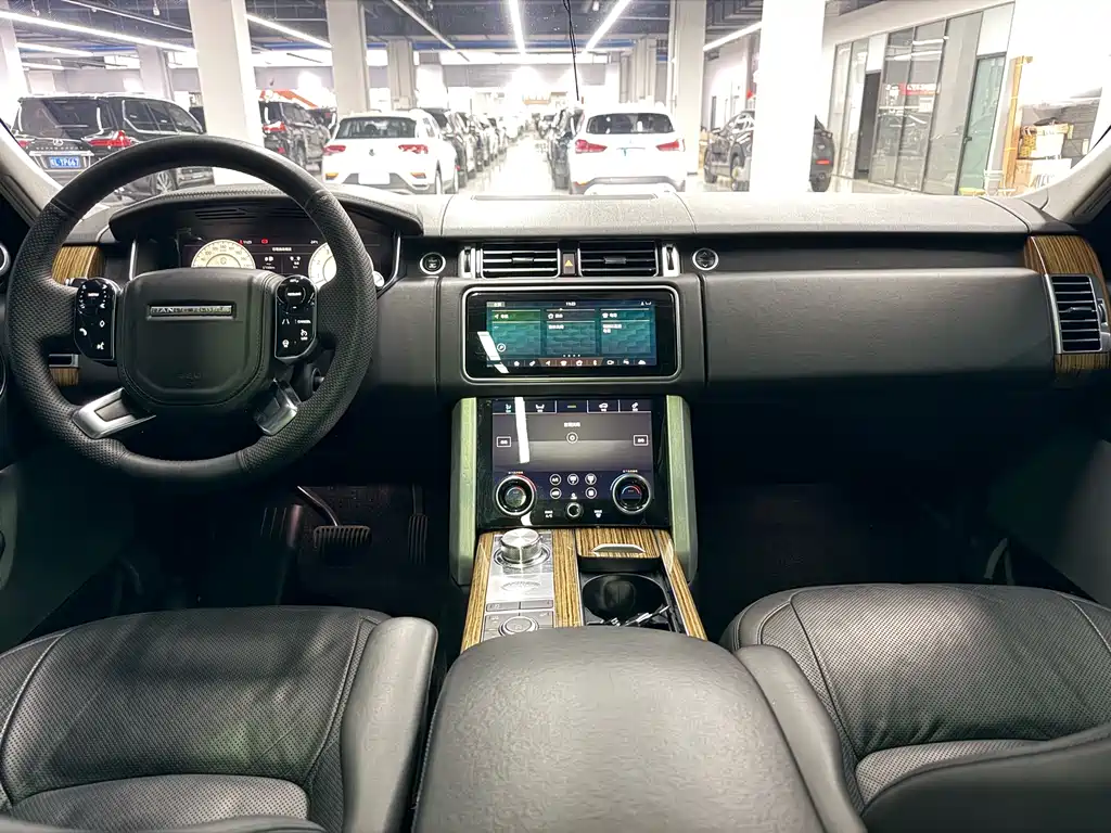 Land Rover Range Rover 2018 — фото 17