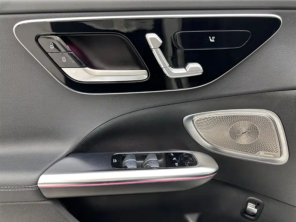 Mercedes-Benz C-Class 2024 — фото 27