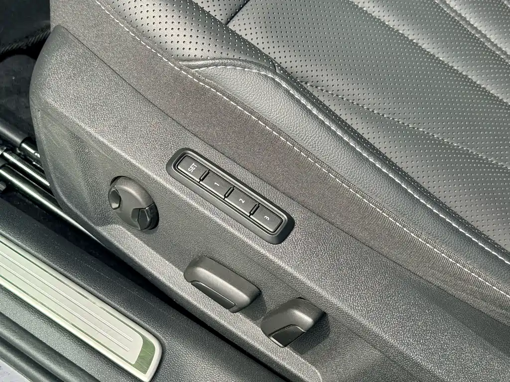 Volkswagen Passat 2024 — фото 14