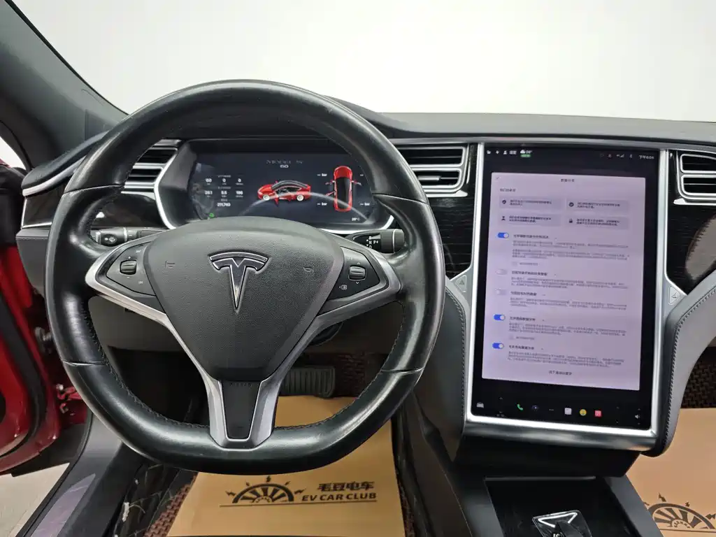 Tesla Model S 2017 — фото 13