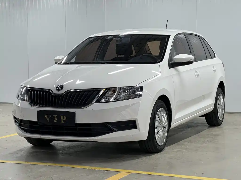 Skoda Rapid Spaceback 2020 — фото 1