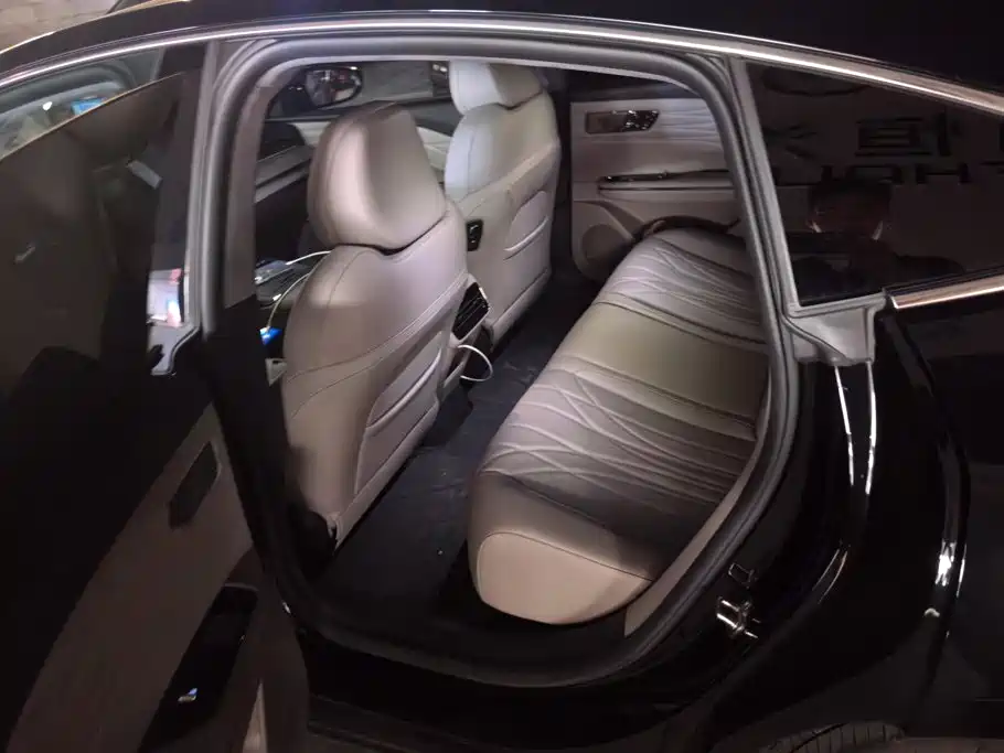 Geely Galaxy Starshine 8 2025 — фото 11