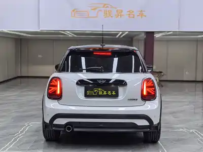 MINI MINI 2023