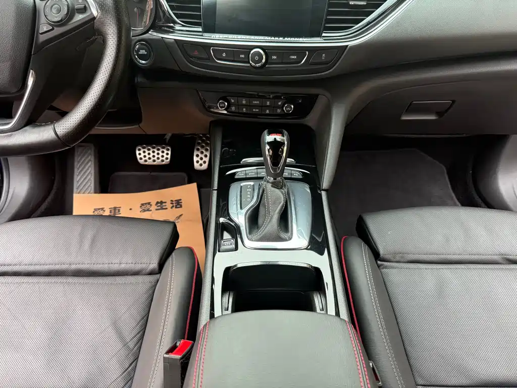 Buick Regal 2018 — фото 10