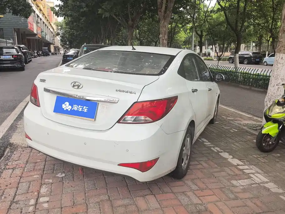 Hyundai Verna 2015 — фото 3