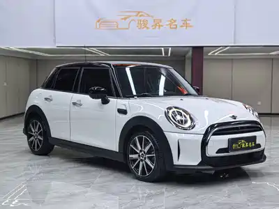 MINI MINI 2023