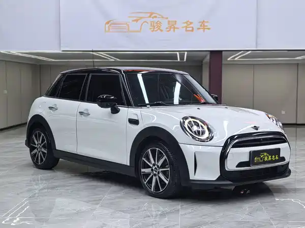 MINI MINI 2023